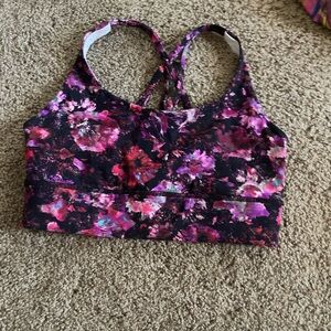 Lululemon sports bra size 8